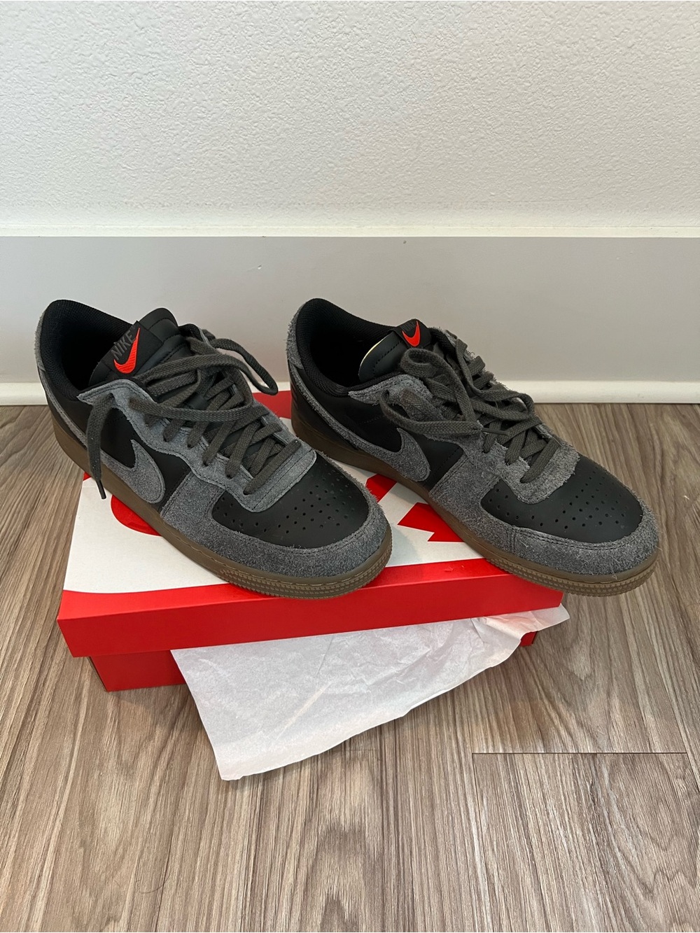 Nike Men’s Terminator  Low-Top Sneaker in Black, Gray